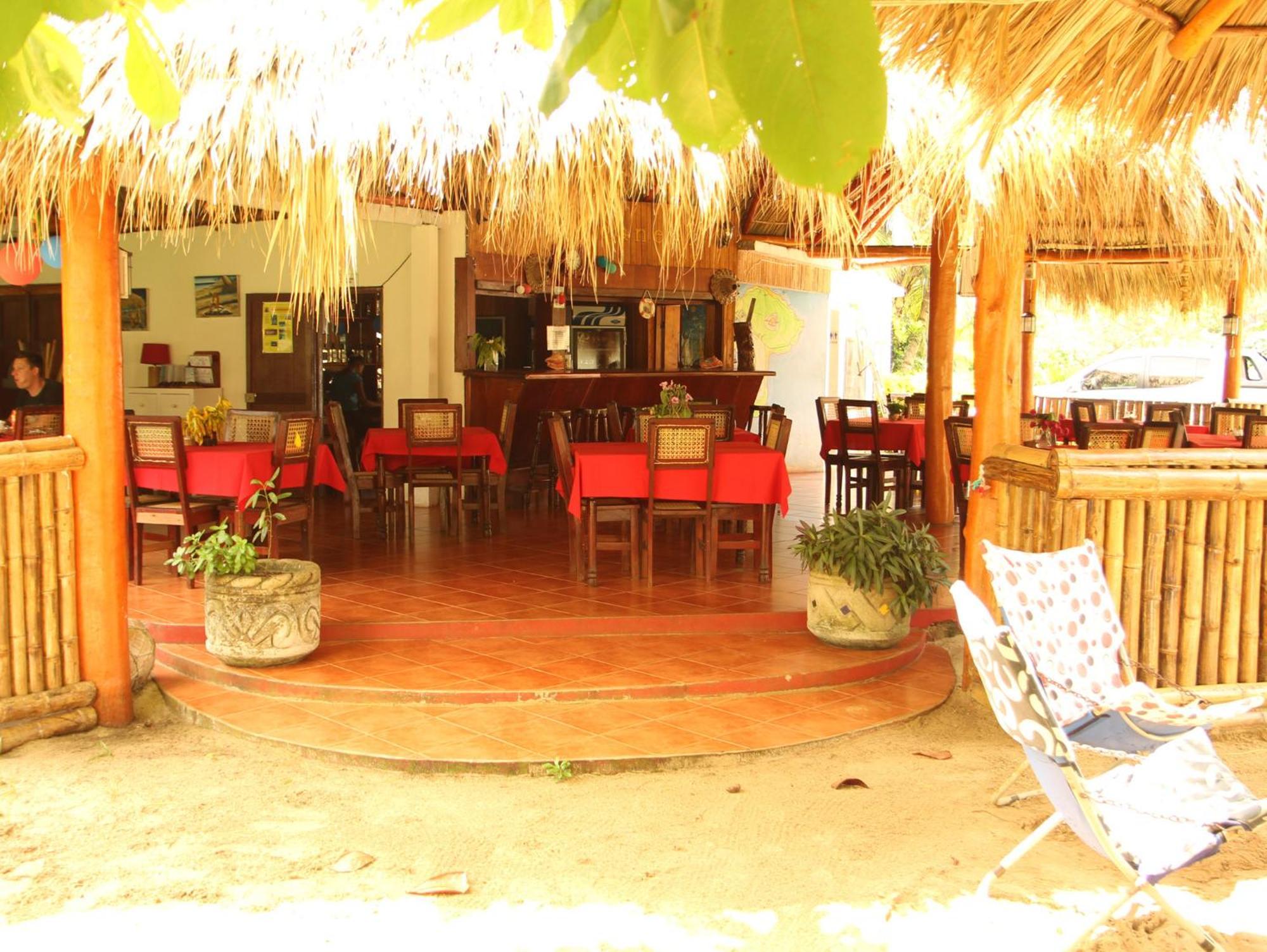 Paraiso Beach Hotel Brig Bay Kültér fotó