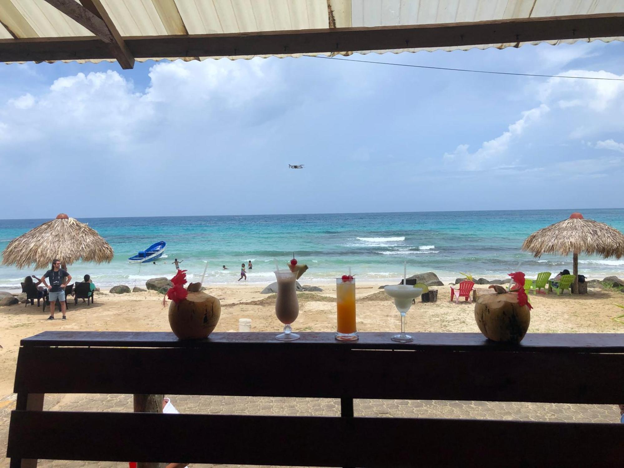 Paraiso Beach Hotel Brig Bay Kültér fotó