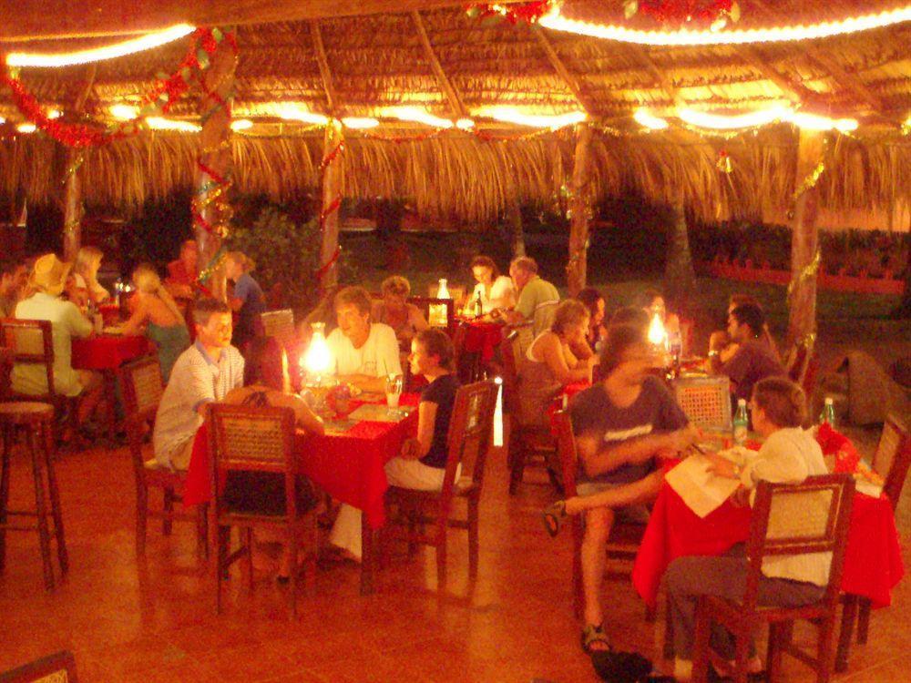 Paraiso Beach Hotel Brig Bay Kültér fotó