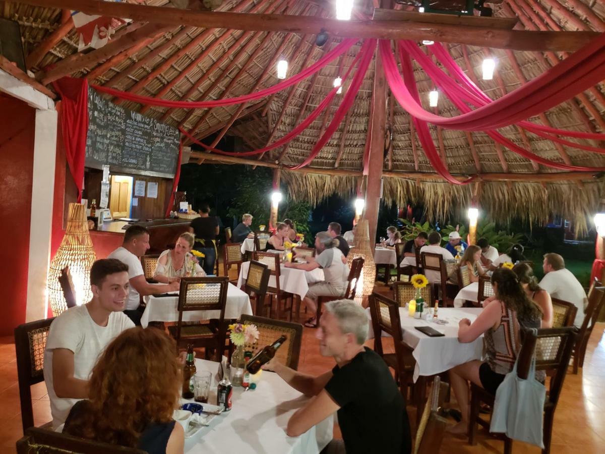 Paraiso Beach Hotel Brig Bay Kültér fotó